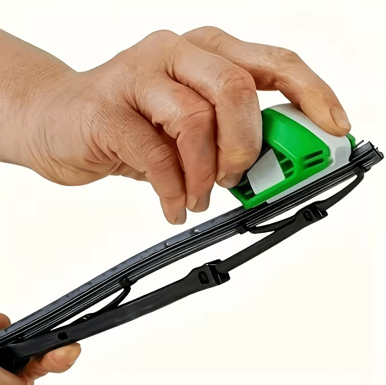 Reusable Windshield Wiper Repair Tool Car Wiper Blade Cleaning And Restoration Tool green