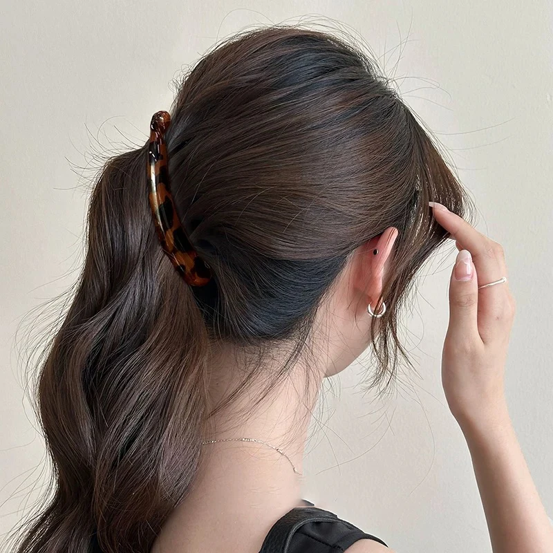 AWAYTR Mode Banane Haarspange Geformte Haarnadel Für Frauen Haarschmuck Grips Twist Clamp Pferdeschwanz Haarspangen Kopfbedeckung Image