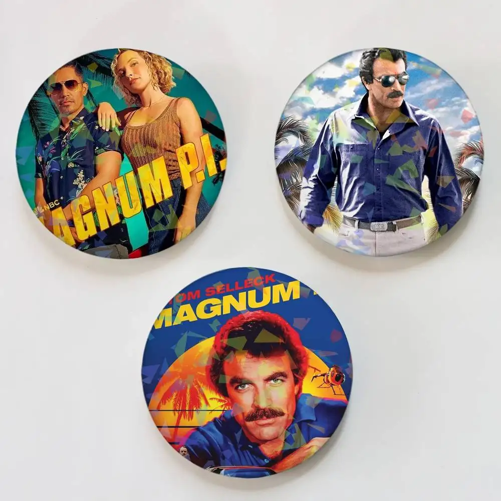 TV-Serie Mode M-Magnum P-Pi Runde Anstecknadeln für Rucksäcke Aktentaschen Laser-Brosche Kleidung Geschenke Image