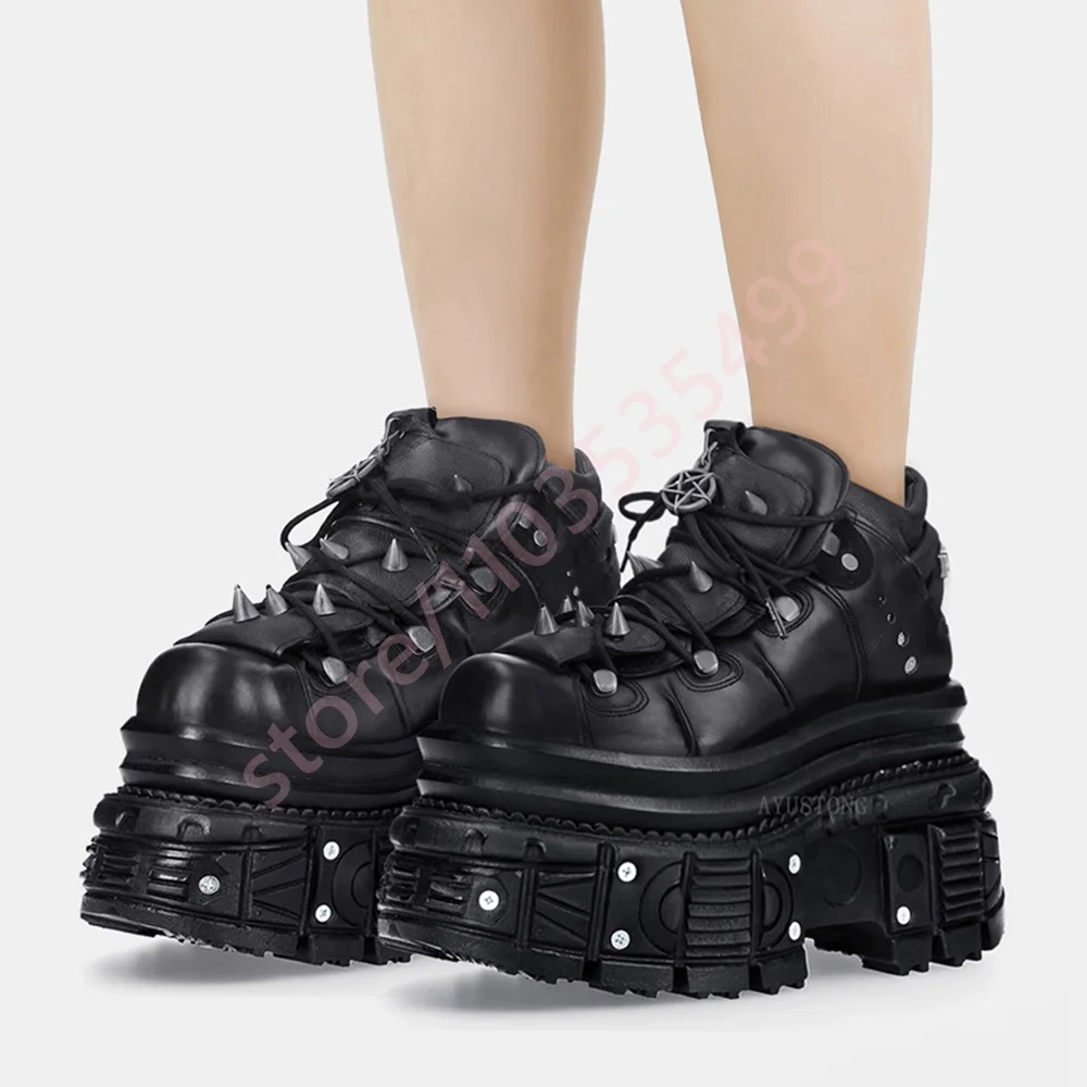 Tanksohle Punk Metallniet Motorradstiefel 2025, Herbst, neue Street Rock, runde Zehen, Schnürstiefeletten, schwarze Sport-Freizeitschuhe