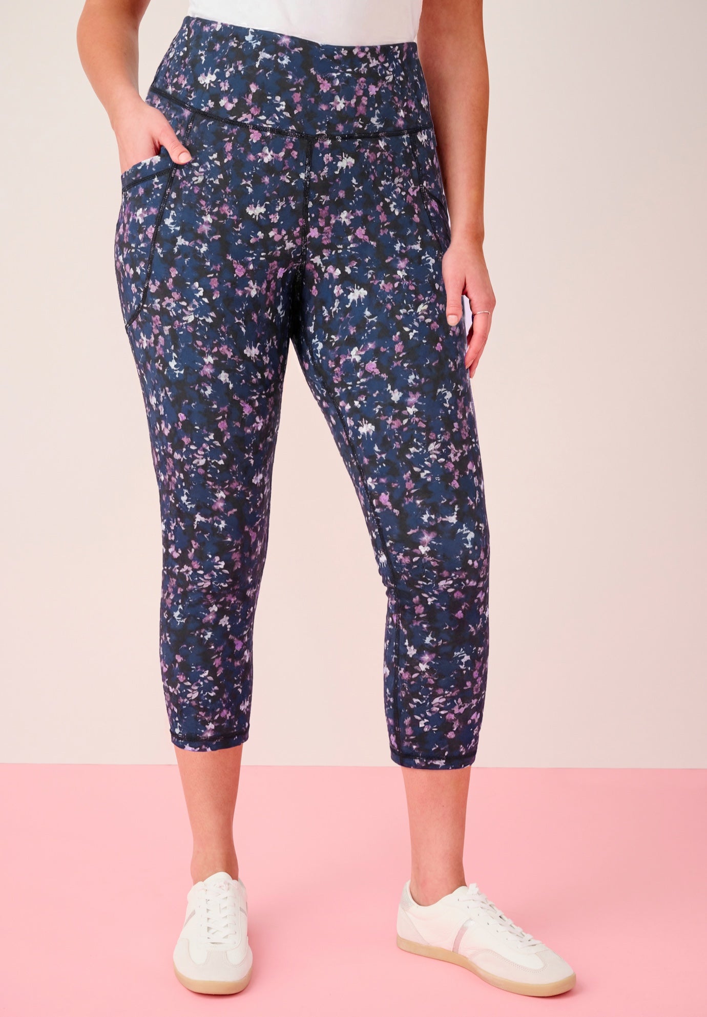 Plus Size Women's Soft Sculpt Side-Pocket Capri Legging by Roaman's in Black Blue Garden (Size 34/36)