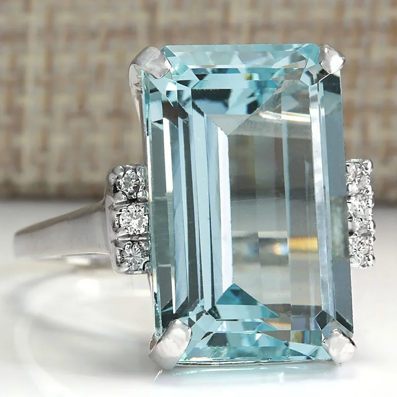 HUITAN Übertreibung Frauen Ring Cocktail Party Ring Mit Riesige Sky Blau Cubic Zirkon Prong Einstellung valentinstag Geschenk Für Frau Image