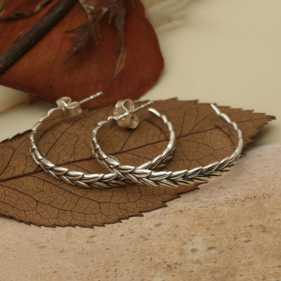 'Textured Silver Half-Hoop Earrings with Wheat-Like Pattern'