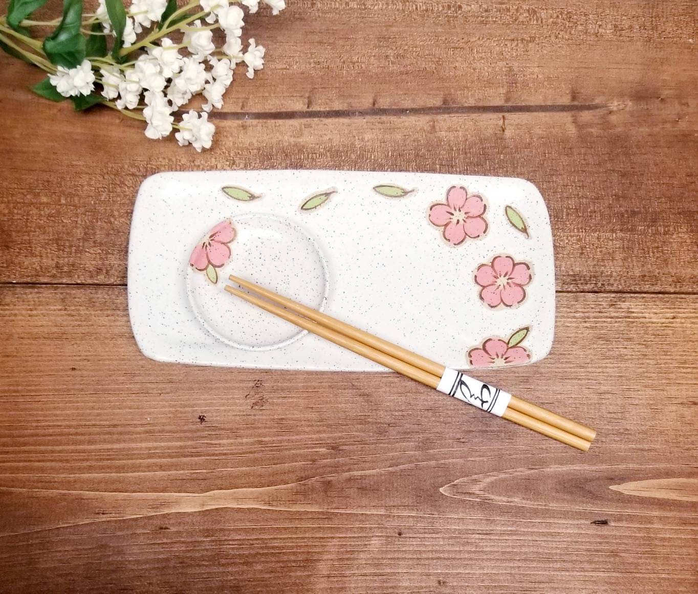 Piatto da portata/sushi in ceramica fatto a mano con piatto per salsa, design moderno con fiori di ciliegio, piatti da portata fatti a mano e dipinti