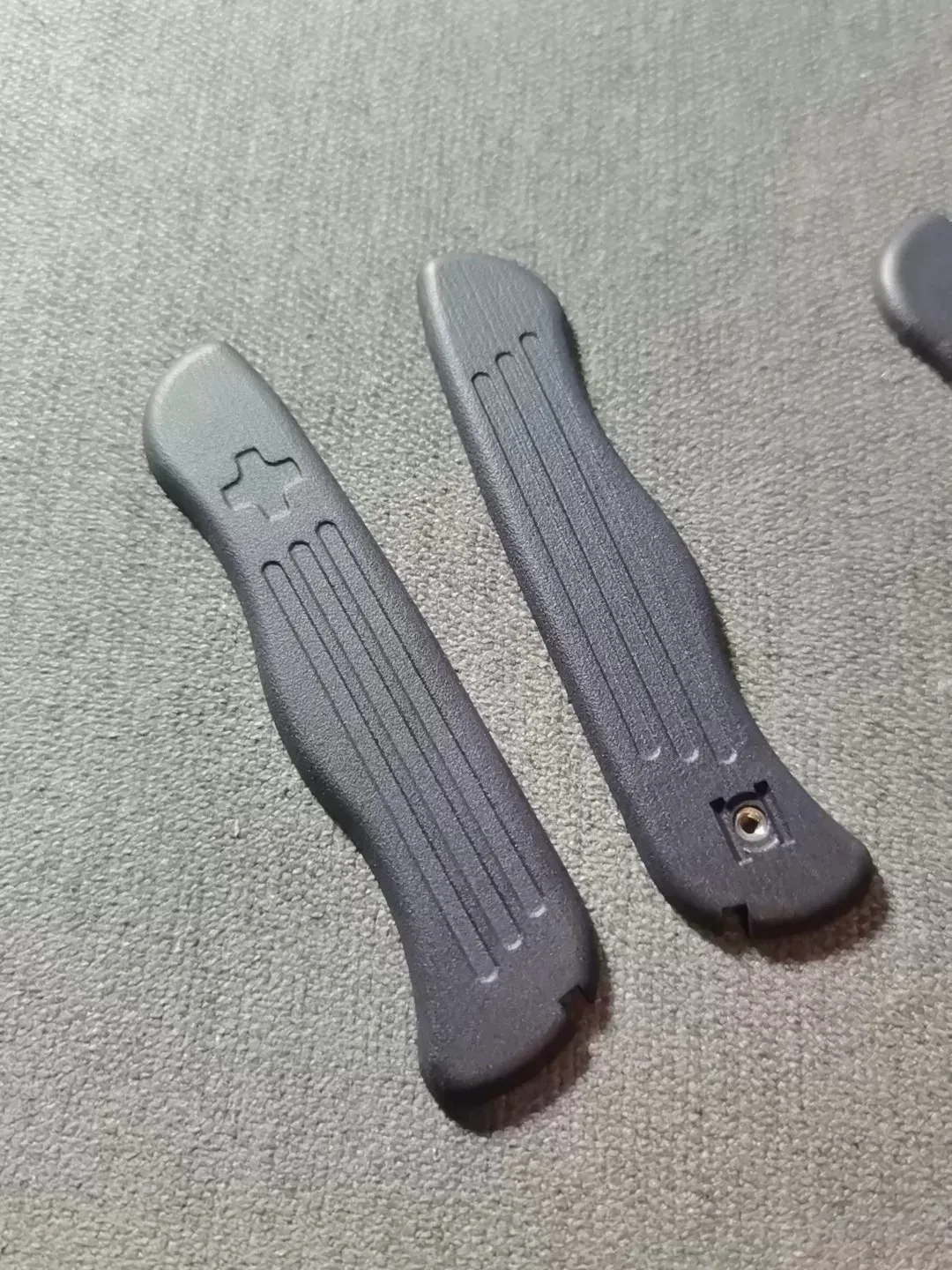 1 Paar 3D-gedruckte Nylongriff-Pad-Waagen mit Clip für 111 mm Victorinox Sak Modify Image
