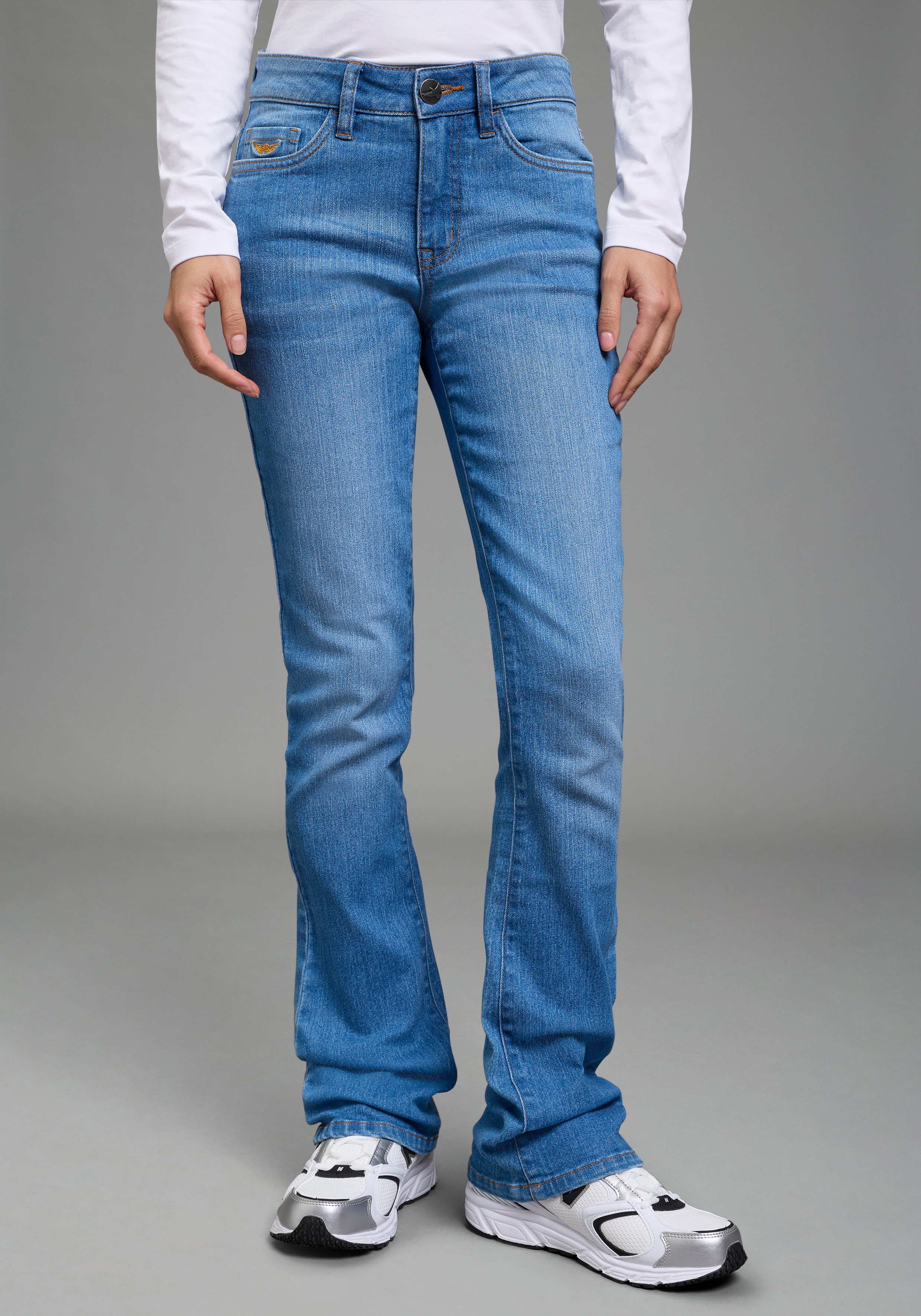Bootcut-Jeans ARIZONA "Baby-Boot", Damen, Gr. 44, N-Gr, blau used, Denim/Jeans, Obermaterial: 79% Baumwolle, 19% Polyester, 2% Elasthan, Basic, eng lang, Jeans, Bootcut-Stil, figurbetonte Passform, mit Used-Effekten, Topseller