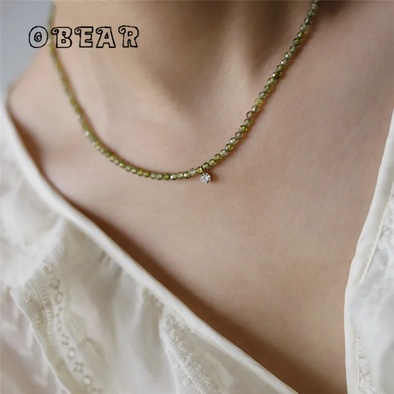 Französische Farbverlaufs-Halskette mit olivgrünem Zirkon und Schlüsselbein für Damen, glänzender CZ-Anhänger, Edelstahl-Schmuck Image