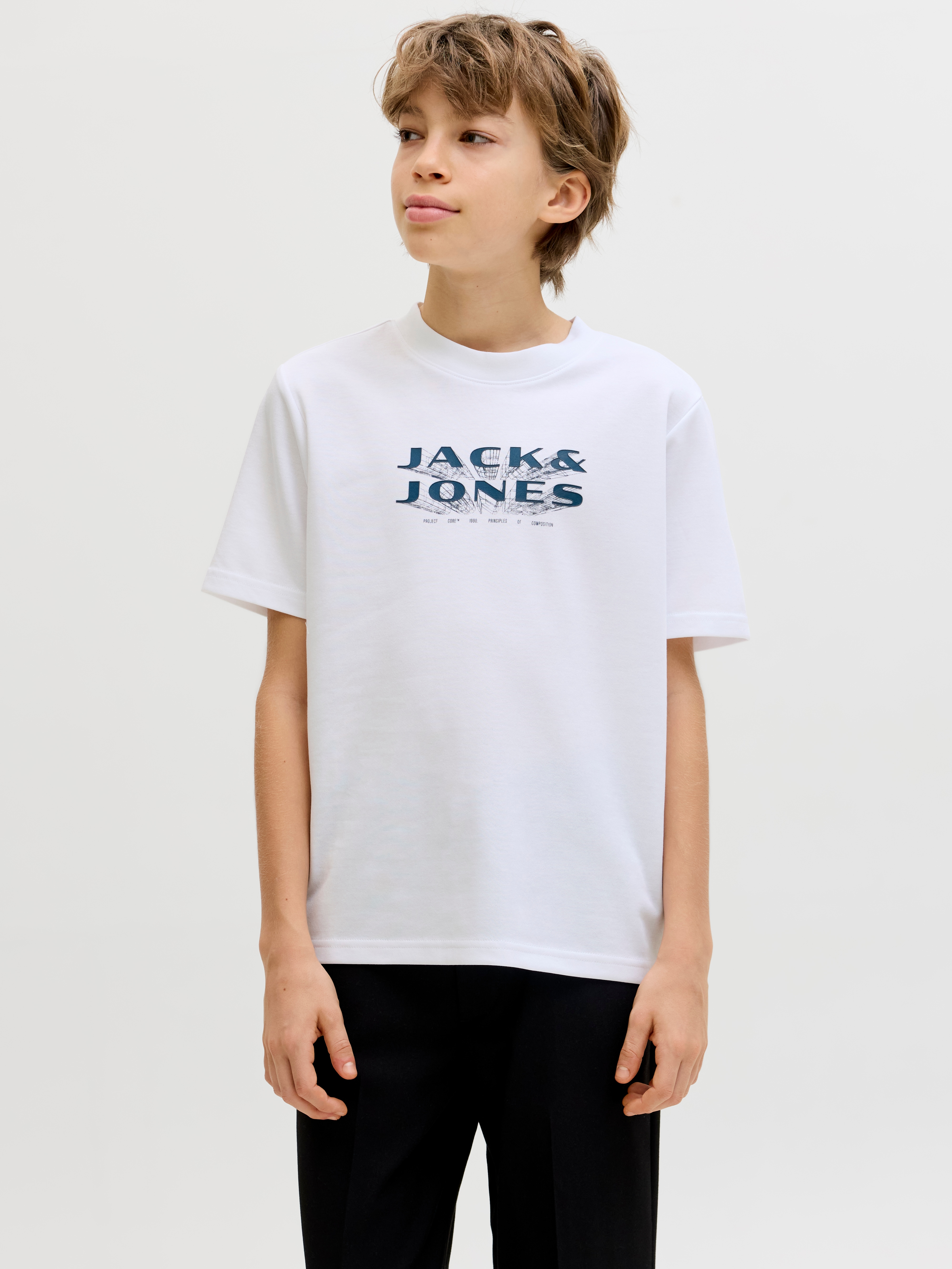 T-Shirt JACK & JONES JUNIOR "JCOFUSION JJ BRANDING TEE SS CN JNR", Jungen, Gr. 152, hellweiß, Single Jersey, Obermaterial: 58% Polyester, 42% Baumwolle, bedruckt, relaxed fit normal, Rundhals, Shirts T-Shirt