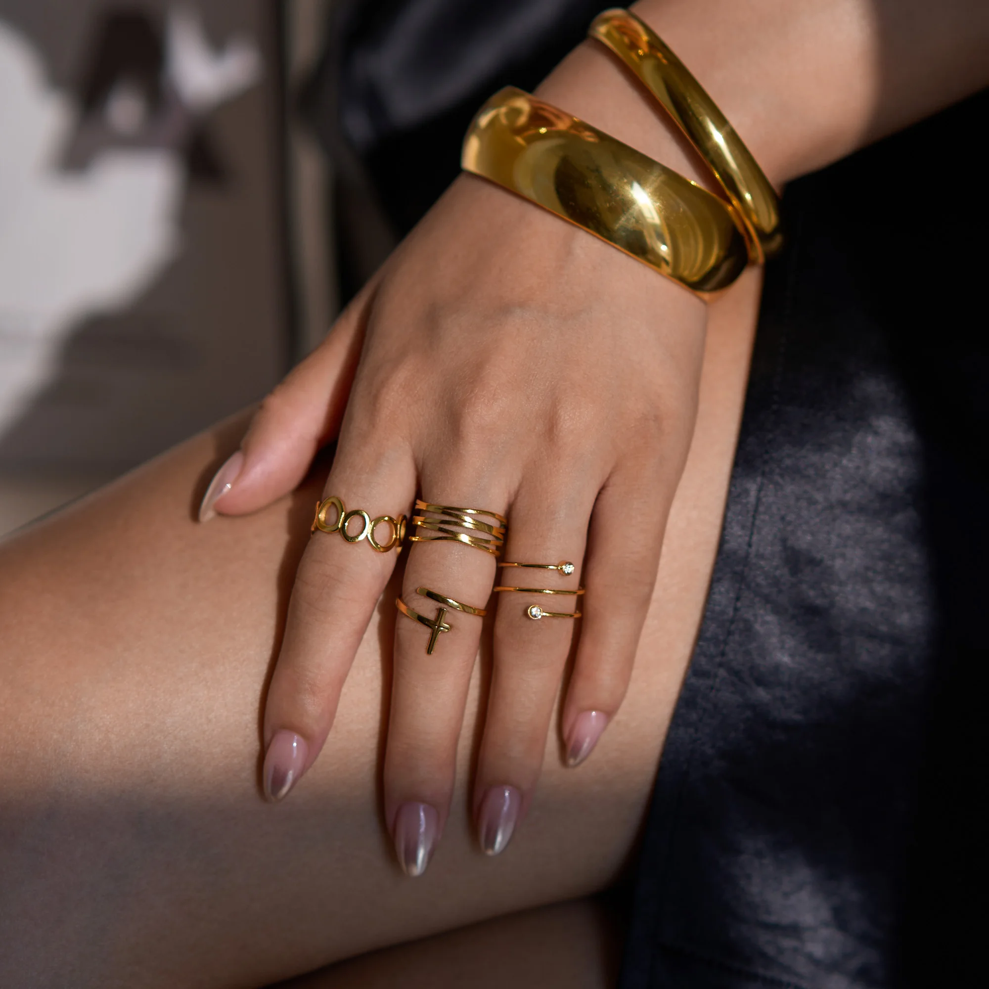 Anello di Lusso Dazan 2025 Nuovo Trendy su INS Placcato Oro 18k PVD Acciaio Inossidabile Design Minimalista Unico Set di Gioielli da Donna