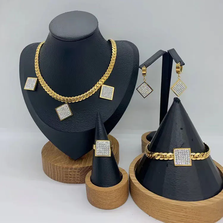 Jachon in acciaio inox placcato oro gioielli Set bracciale collana orecchino 4 pezzi Set gioielli all'ingrosso