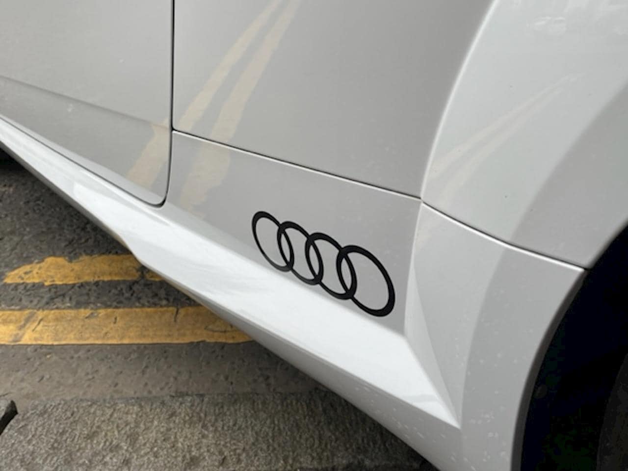 Adesivi decalcomanie Two Rings per maniglie auto, specchietti laterali, finestrini, soglie paraurti, adesivi in vinile Audi Rings