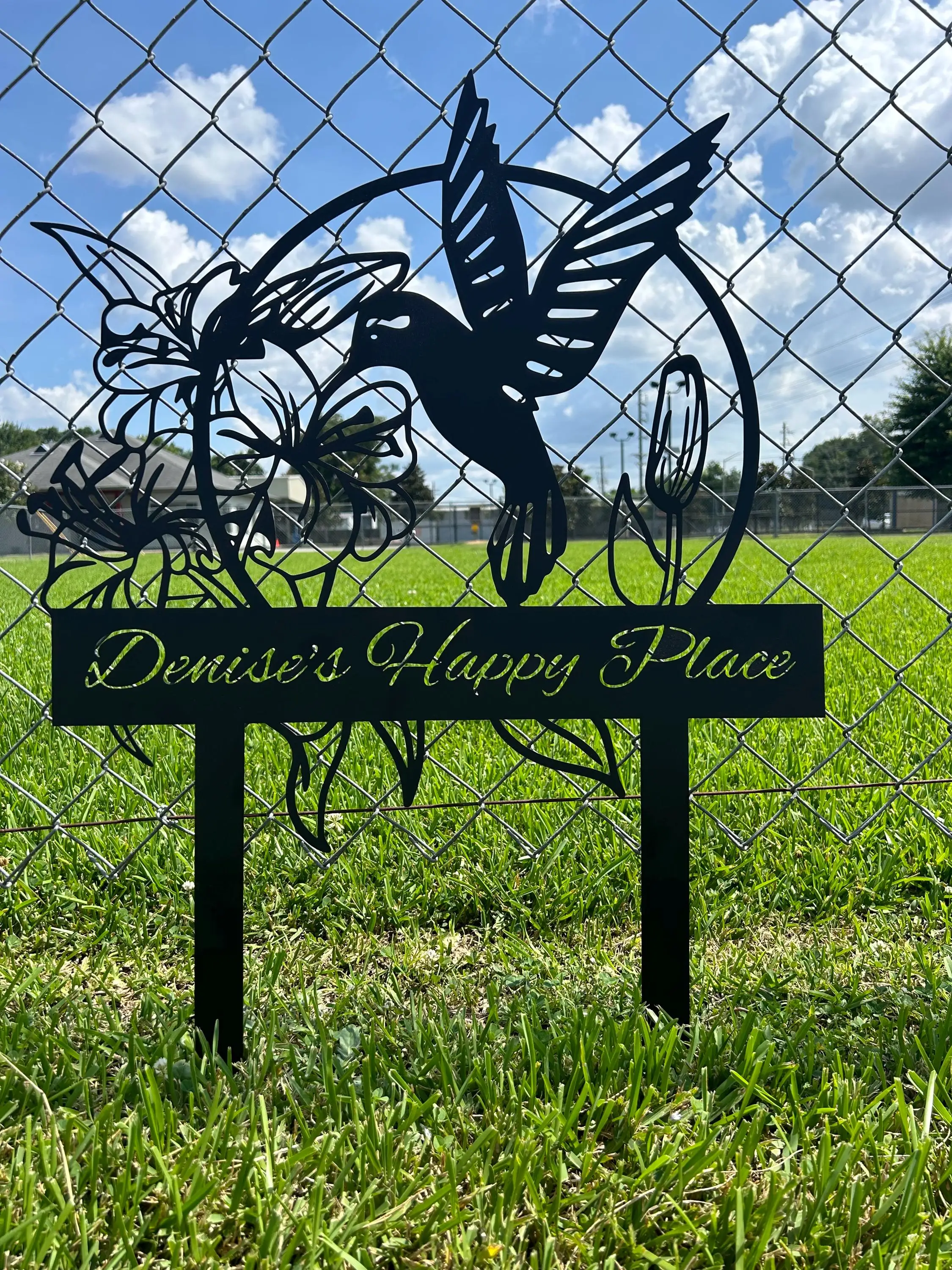 Benutzerdefinierte Kolibri Metall Garten Dekor Vogel mit Pfählen Garten Zeichen Blumen Design personalisierte Garten Zeichen benutzerdefinierte Garten Name