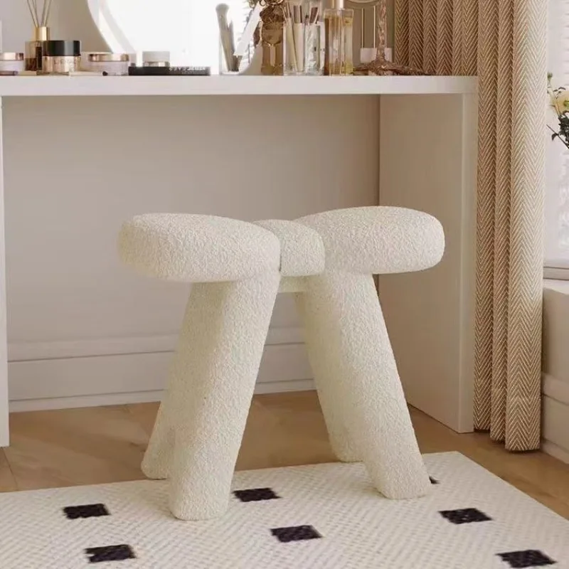 1-teiliger Schminkhocker, Schleife-Make-up-Hocker, moderner Schminkhocker, Schminktischstuhl, weißes Schlafzimmer, modernes einfaches Zuhause