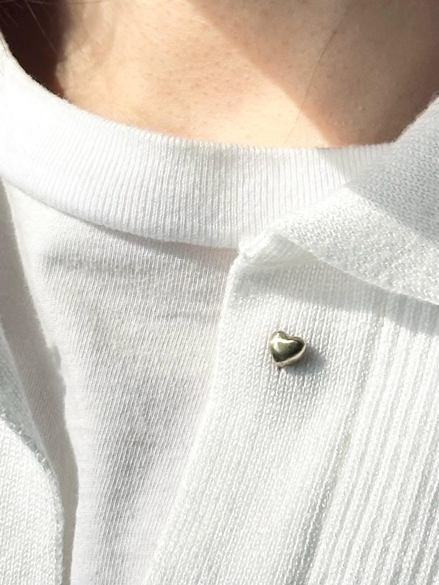 Spilla a forma di cuore, spilla a forma di cuore, spilla a forma di cuore minuscolo, spilla a forma di cuore in ottone, spilla, spilla da bavero, spil