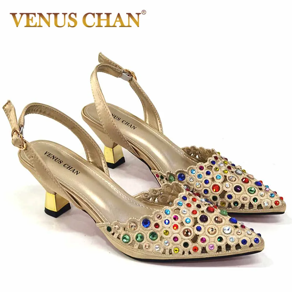 Venus Chan Ins elegante spitze Zehen Strass Sommer Sandalen Gold Mode Keil Absätze für Frauen afrikanische Damenschuhe
