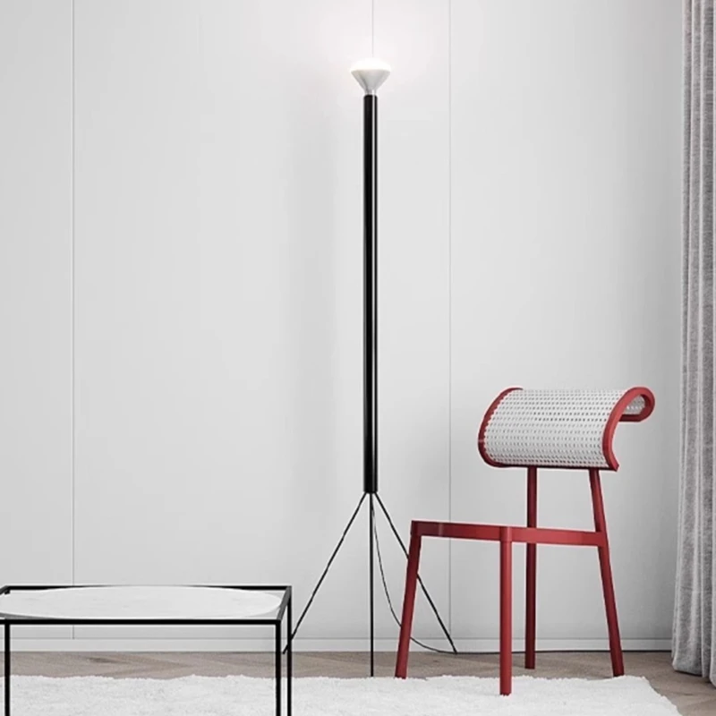 Italien Designer Stehlampe Minimalistische Wohnzimmer Ecklampe für Schlafzimmer Nachttisch Wohnzimmer Hotel Dekor Moderne LED Stehleuchte