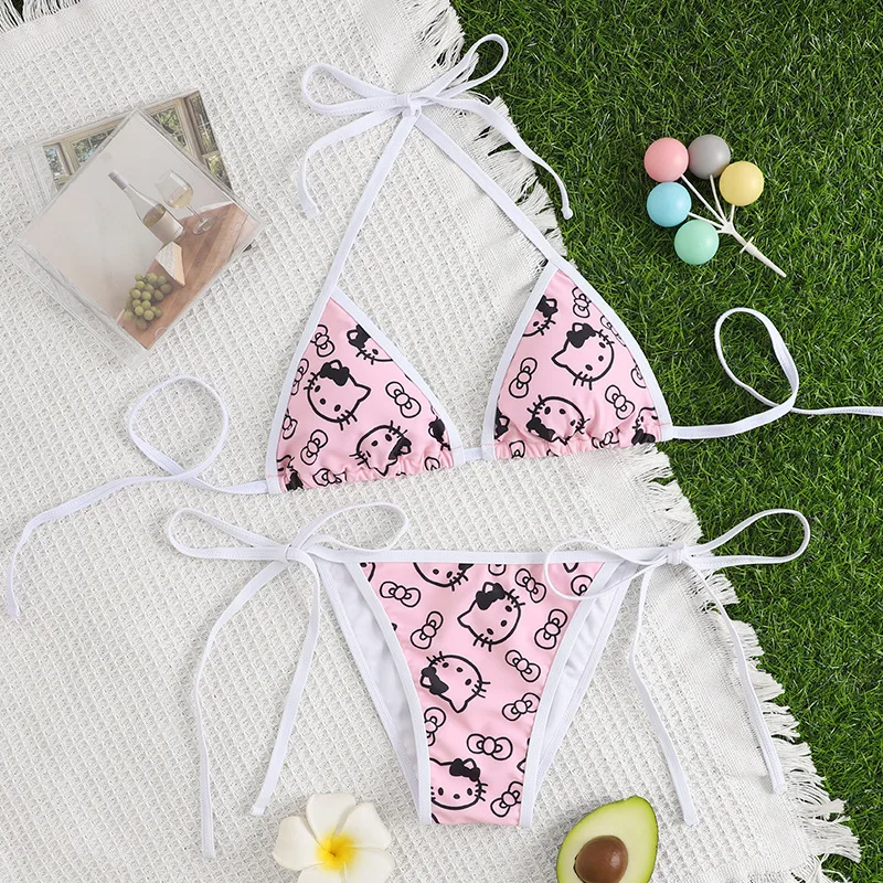 Süßes Anime-Bikini-Set für den Sommerstrand: Weiche, seitlich geschnürte Höschen, Hello Kitty, gemütlicher Y2K-Stil, Kuromi Melody Badeanzug, Kawaii Image