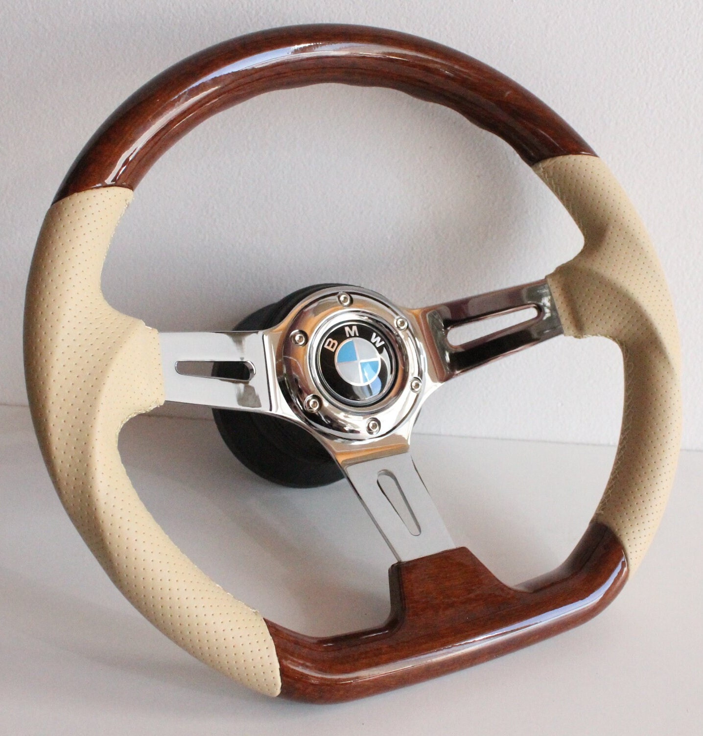 Volante adatto per BMW personalizzato ricostruito in legno, pelle beige, 350 mm, sportivo, ricostruito a mano, fondo piatto per E46 Z3 E38 E39 Facelif