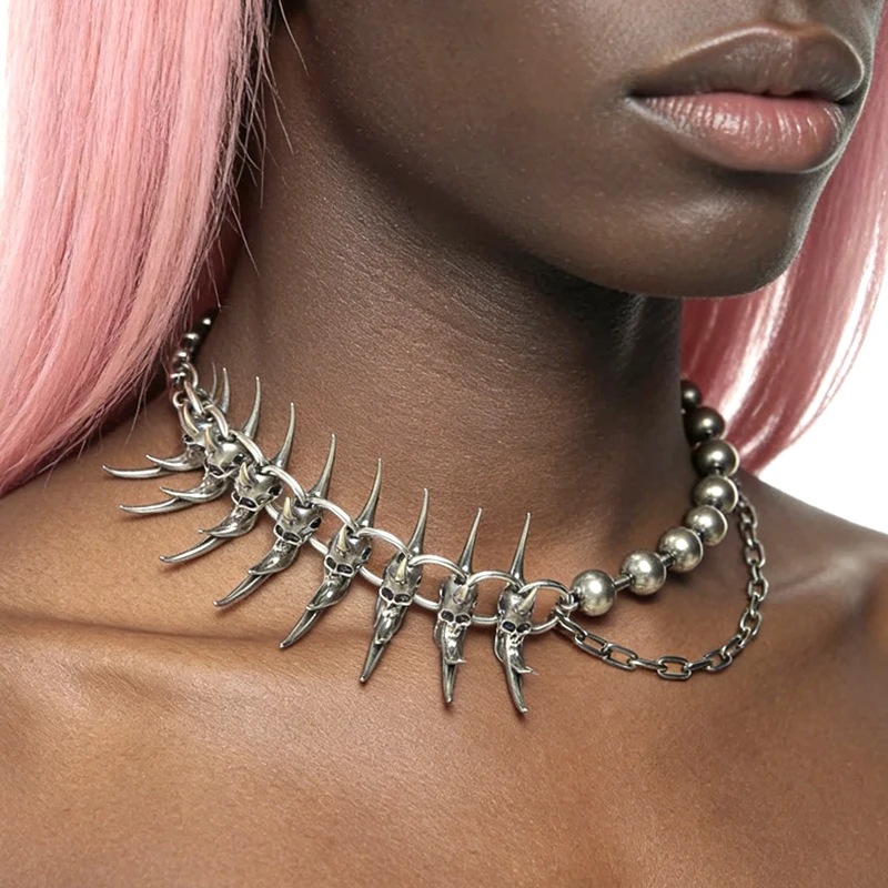 Goth Schmuck Dornen Schädel Kette Anhänger Halskette Coole Accessoires für Frauen Punk Grunge Rock 90er Jahre Ästhetische Halskette Mode Image