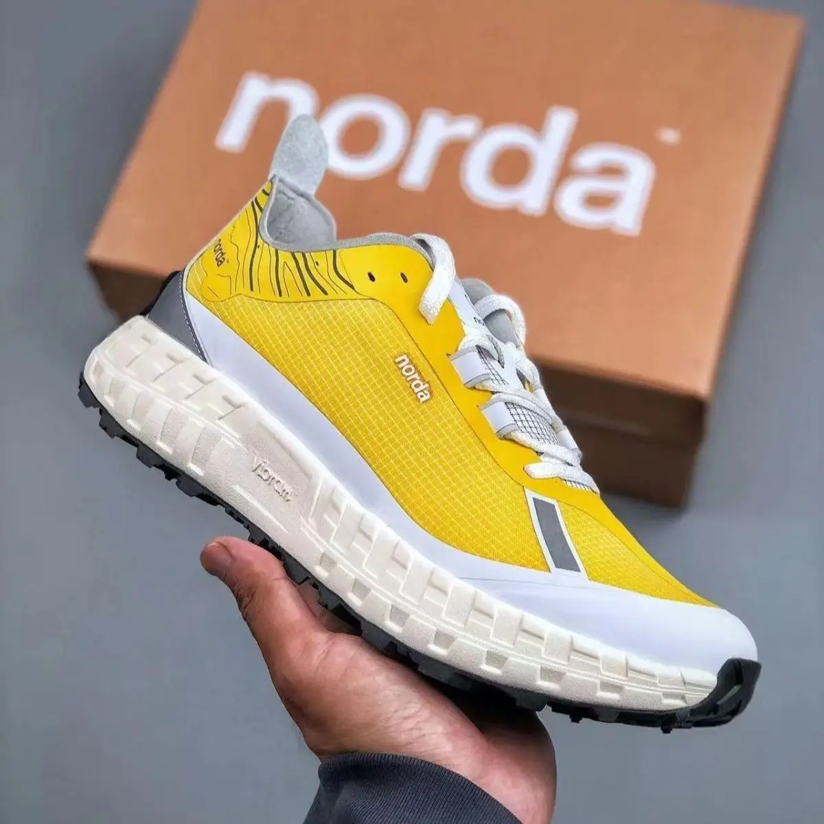 Neue atmungsaktive und rutschfeste Paar-Wanderschuhe für Herren, bequemer Laufschuh, rutschfest, leicht, für Herren und Damen, Kletterschuhe Image