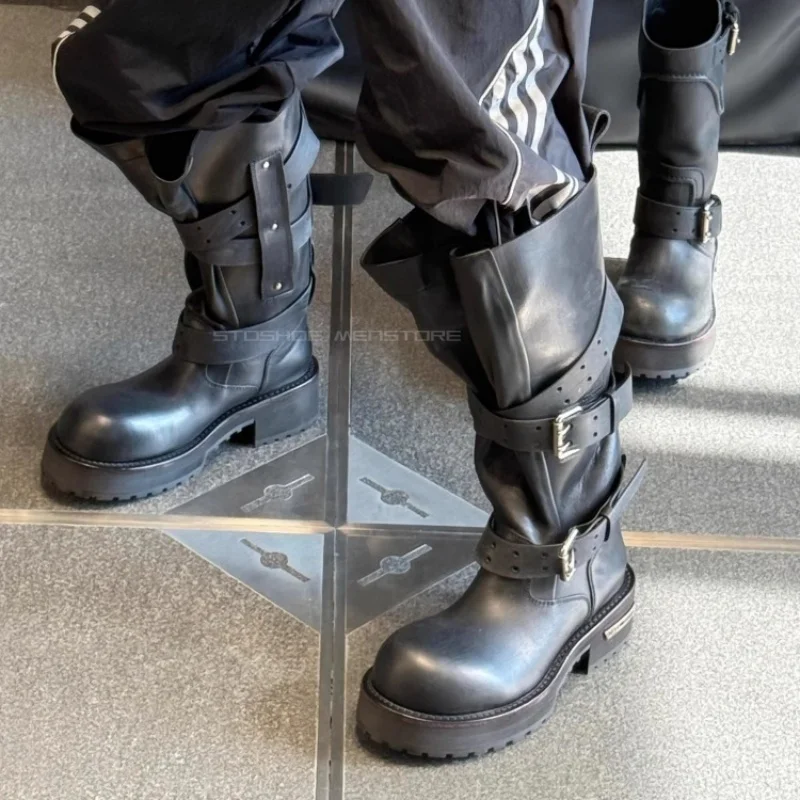 Gürtelschnallen-Motorradstiefel für Herren und Damen Retro Vintage Mode Kniehohe Stiefel Dunkle Paris Aufwärtsgekrümmte Stiefel