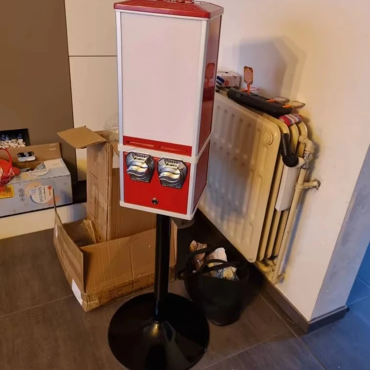 Direktverkauf ab Werk von Tattoo-Aufklebern, automatischen münzbetriebenen Kartenverkaufsautomaten und kommerziellen Twist-Kartenautomaten. Image