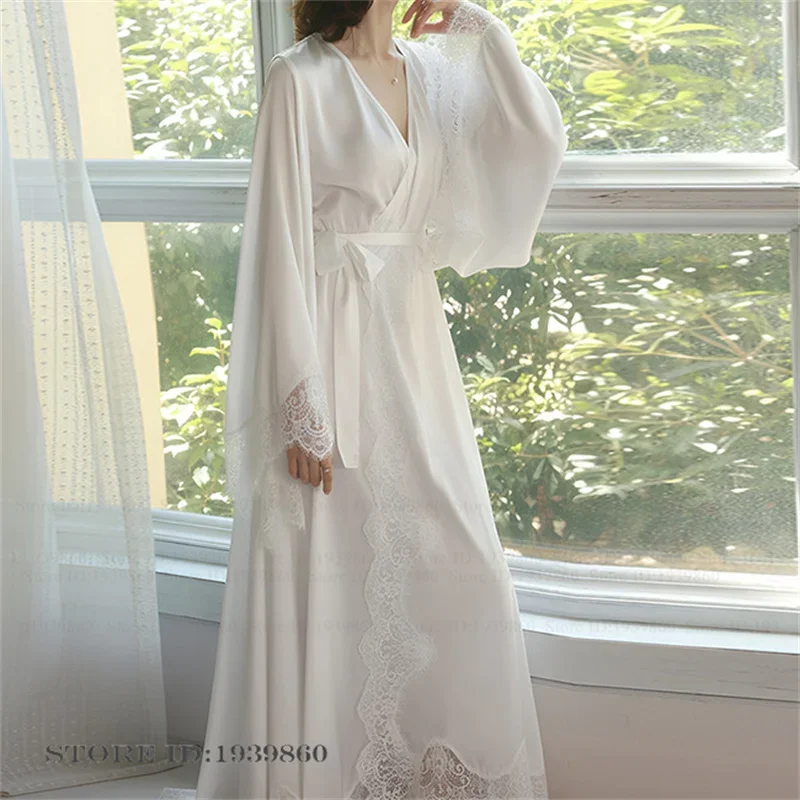 Damen Langer Kimono Bademantel Sexy Spitzen-Brautkleid Nachthemd Eleganter Französischer Stil Seiden-Satin Schlafanzug Hauskleid Image