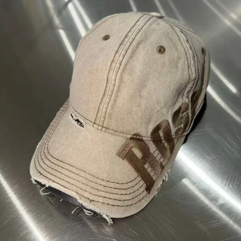 High Street Martine Rose New Style bestickte Baseballkappen, gewaschene und Distressed Duckbill Hats, Bekleidungszubehör Image