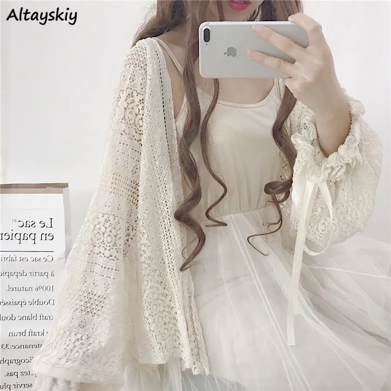 Frauen Strickjacke Lose Spitze Aushöhlen Lange Laterne Hülse Sommer Casual Sun-proof Outwear Mädchen Süße Kawaii Koreanischen Stil ulzzang Image