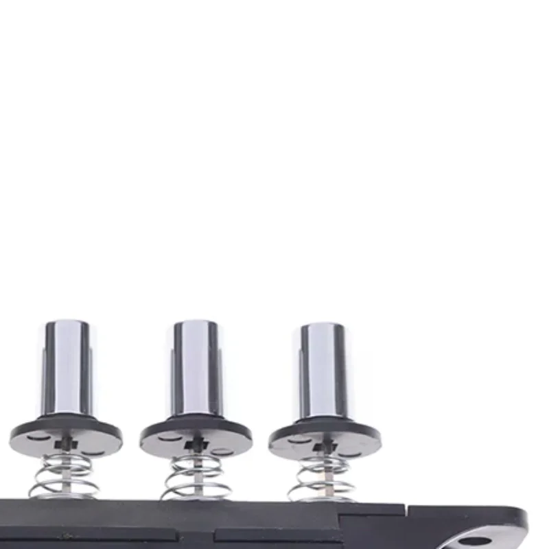 Steckknopfschalter mit fünf Positionen für Dunstabzugshaube. Silberner Schalter mit fünf Positionen Image