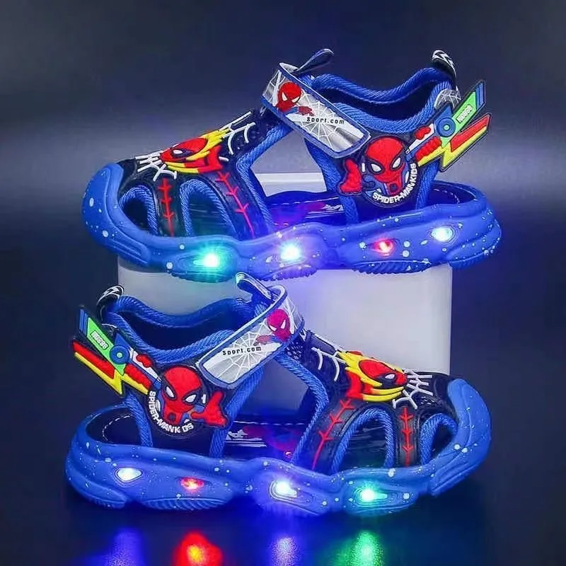 Freizeitschuhe für Kinder ​ Sandalen Led Light Spider-Man EVA Sommerschuhe für Jungen Anti-Rutsch-Klettverschluss Blau Rot Schuhe Größe 21-30