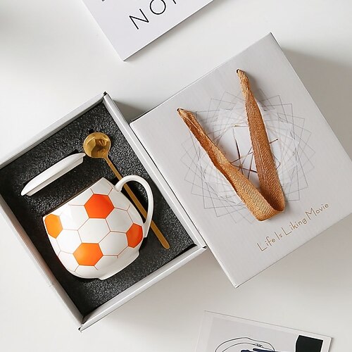 Fußball-Keramikbecher-Geschenkset, 350 ml (12 oz) Becher mit Fußballmotiv, Deckel und Löffel, Sport-Souvenir-Kaffeebecher in Geschenkbox, originelles Trinkgeschirr für Fans Image