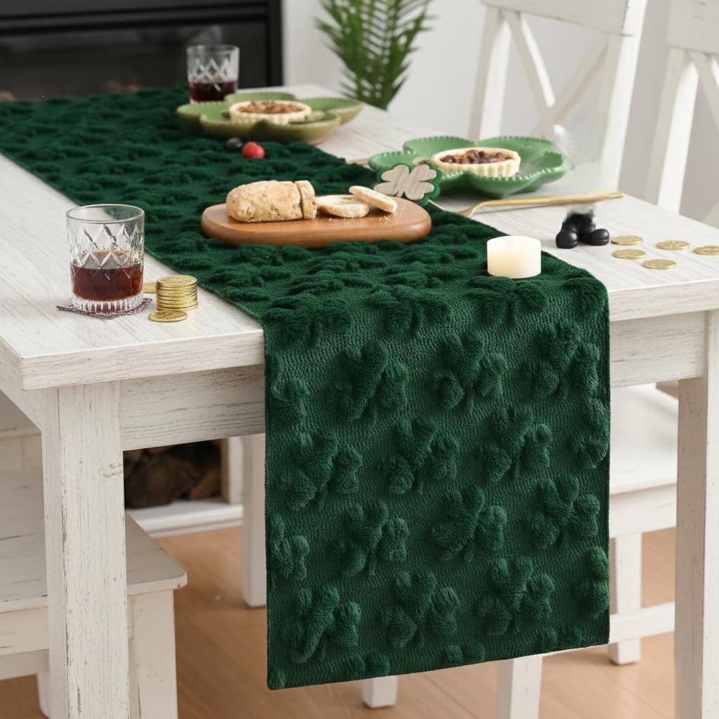 Runner da tavolo con trifoglio di San Patrizio, stampa con trifoglio per il giorno di San Patrizio, decorazioni da pranzo verdi, tovaglia con trifogli