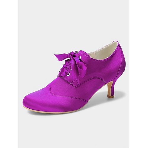 Elegante Vintage-Oxford-Pumps aus cremefarbenem Satin mit Schleife für kirchliche Trauungen, die Mutter der Braut und formelle Anlässe. Image