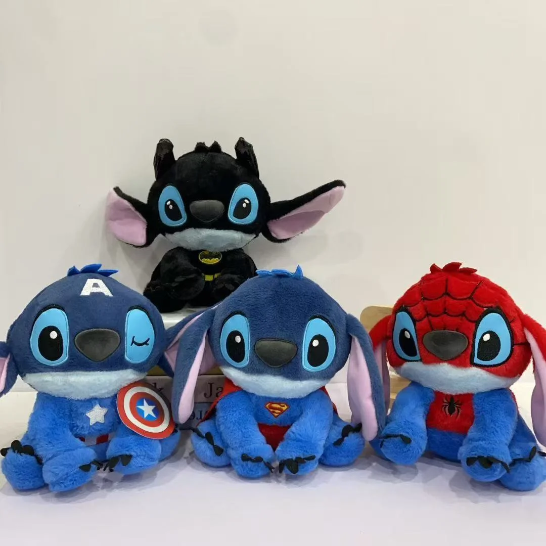 Stitch as Spider-Man & Batman 20 cm große Plüschpuppe, Stofftier der Disney Cos-Serie, Weihnachtsdekoration und Geschenk