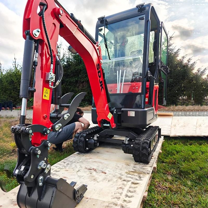 Professional Mini Track Excavator Multifunctional Enclosed Crawler For Garden & Agriculture jkw 2.0 Ton Excavator