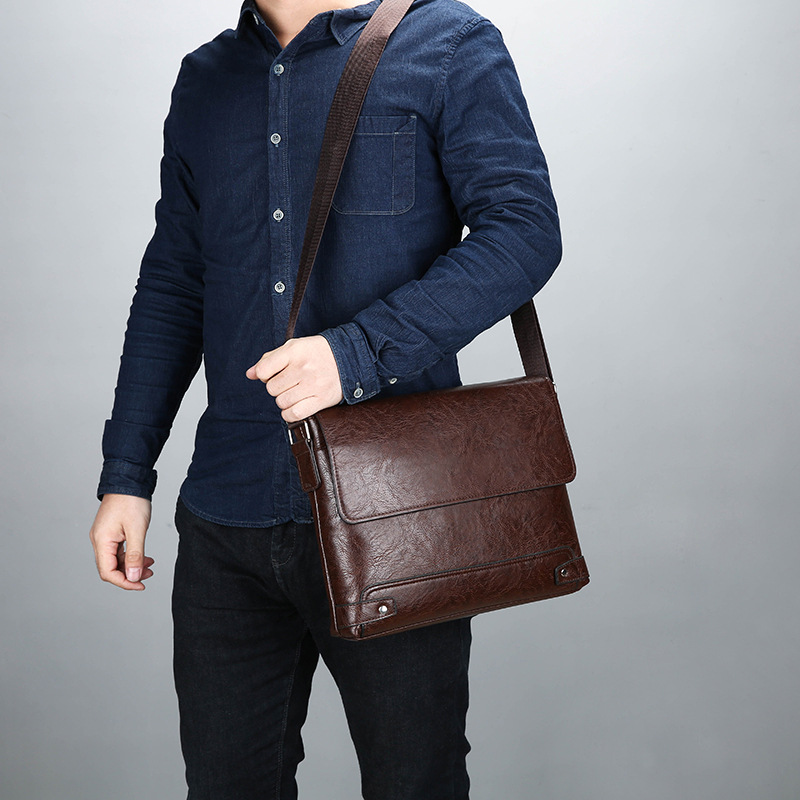 Men's Retro Leather Messenger Bag Casual Business Travel Shoulder Bag brown
