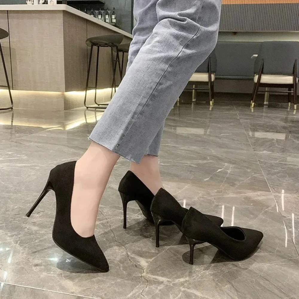 Frühling und Herbst Neue Schwarze frauen Pumpen Weiblichen Flachen Mund Spitz Dünne mit Sexy Temperament Einzelnen Schuhe Frauen