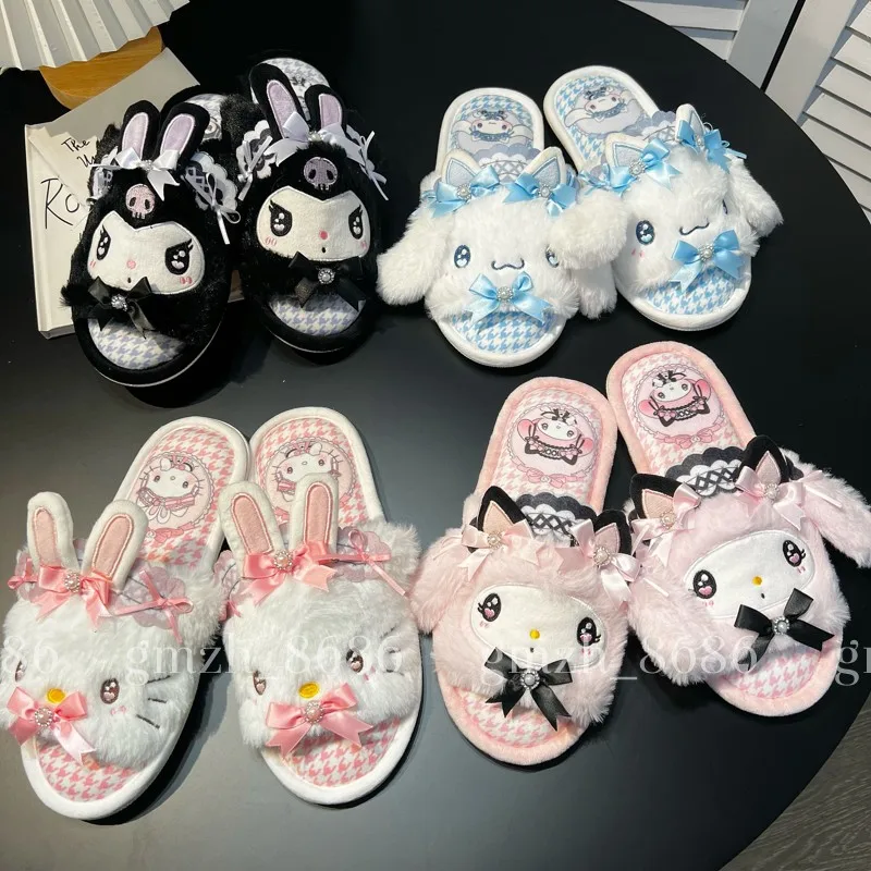Süße süße Sanrio Hello Kitty Kuromi Hausschuhe im japanischen Stil, Plüsch-Zehen-Hausschuhe für Damen, saisonale Hausschuhe