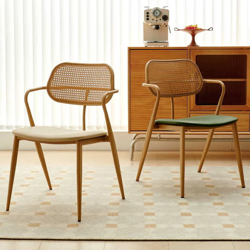 Gemütliches Küchenstuhl-Set für 2 Personen mit Lederkissen, robustem Eisenrahmen und Rattan-Rückenlehne, Esszimmerstuhl, moderner Café- und Restaurantstuhl Image