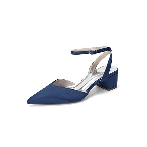 Schlichte weiße Damensandalen mit Blockabsatz – elegante Brautschuhe für Gartenhochzeiten Image
