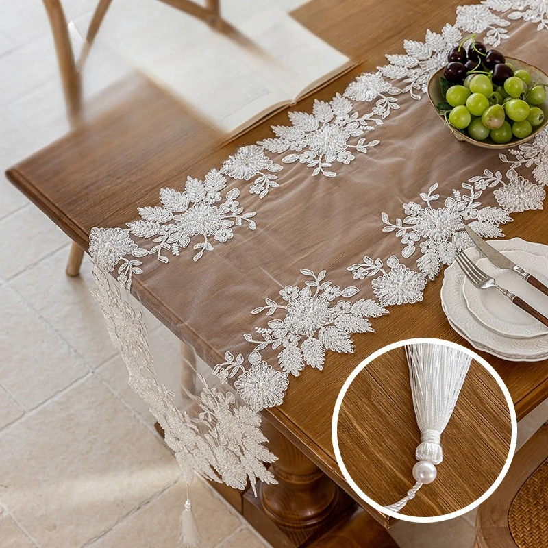 Leichte Luxus-Tischdecke im amerikanischen Stil mit langem besticktem Spitzennetz, TV-Schrankbezug, Flagge für den Haushalt, Esstisch Image