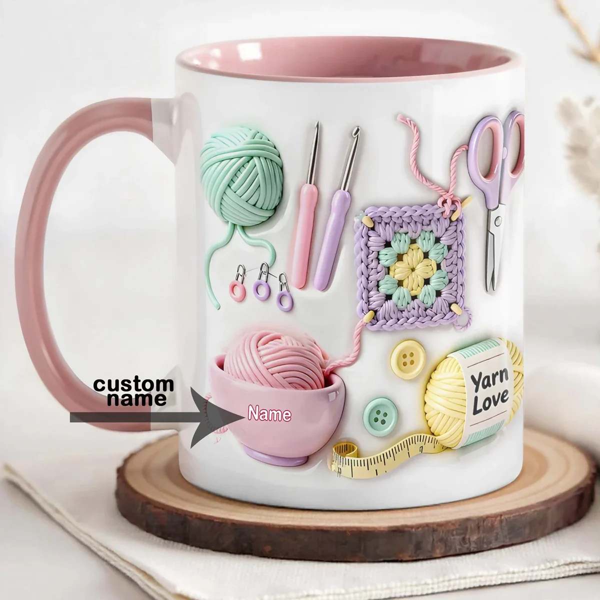 Personalisierte Strickmuster-Kaffeetasse - Gravierter Name & Garnknäuel-Logo - Geschenk für Textilkünstler Image