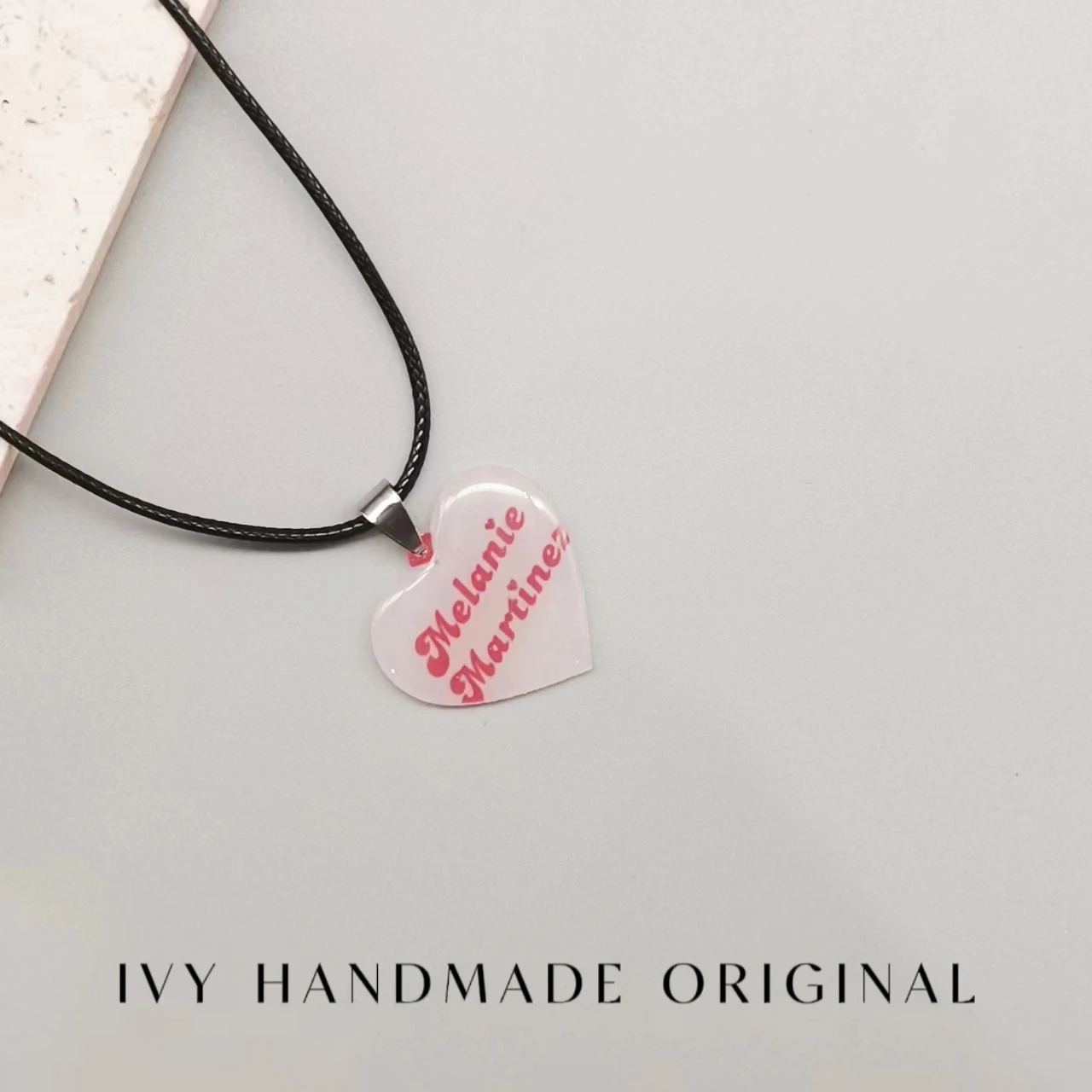 Collana con ciondolo a forma di cuore in acrilico, accessori per collana, collana con ciondolo, gioielli personalizzati, ciondoli, regali per amico