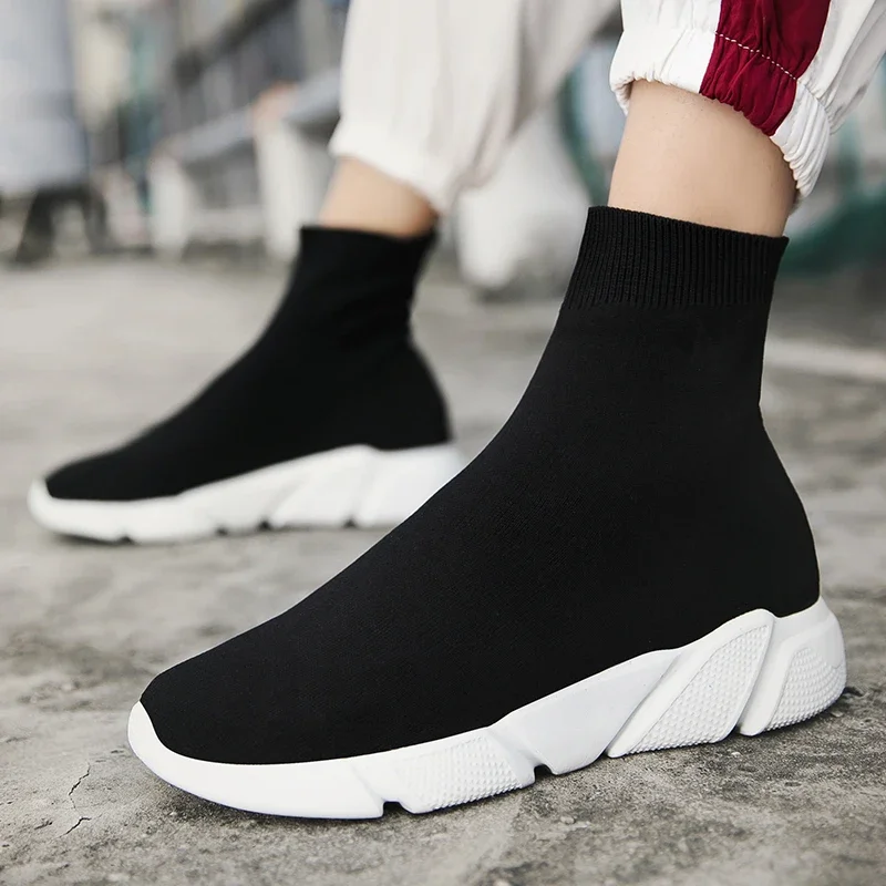 Klassische schwarze High-Top-Sneaker für Herren, Designer-Schuhe, Slip-on-Freizeitsneaker für Herren, bequeme, atmungsaktive Strick-Sportschuhe für Damen