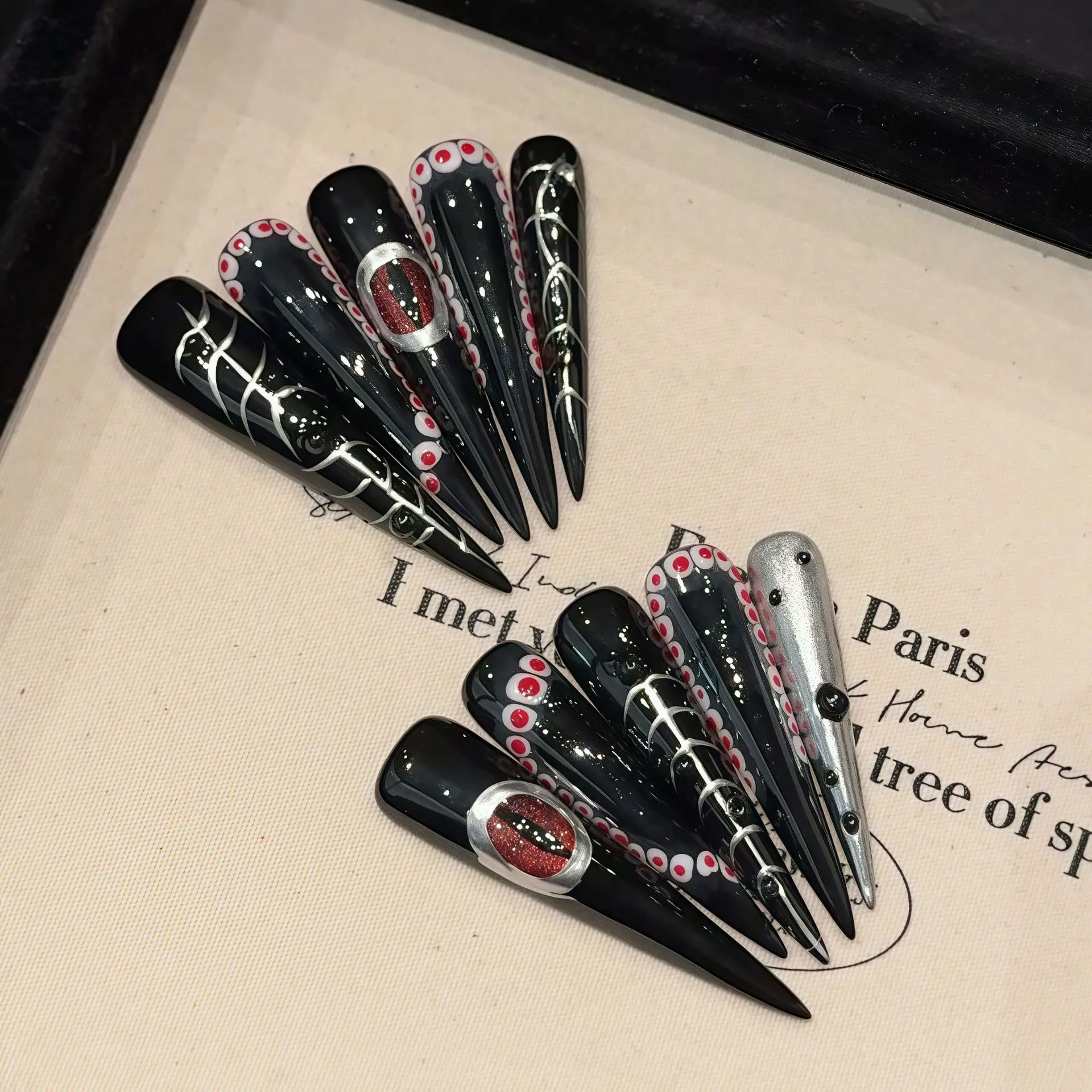 Handgefertigte Nägel zum Aufdrücken, extra lang, süß und cool, künstliche Nägel, vollständige Abdeckung, tragbar, dunkelschwarz, würziges Mädchen, künstliche Nagelflicken Image
