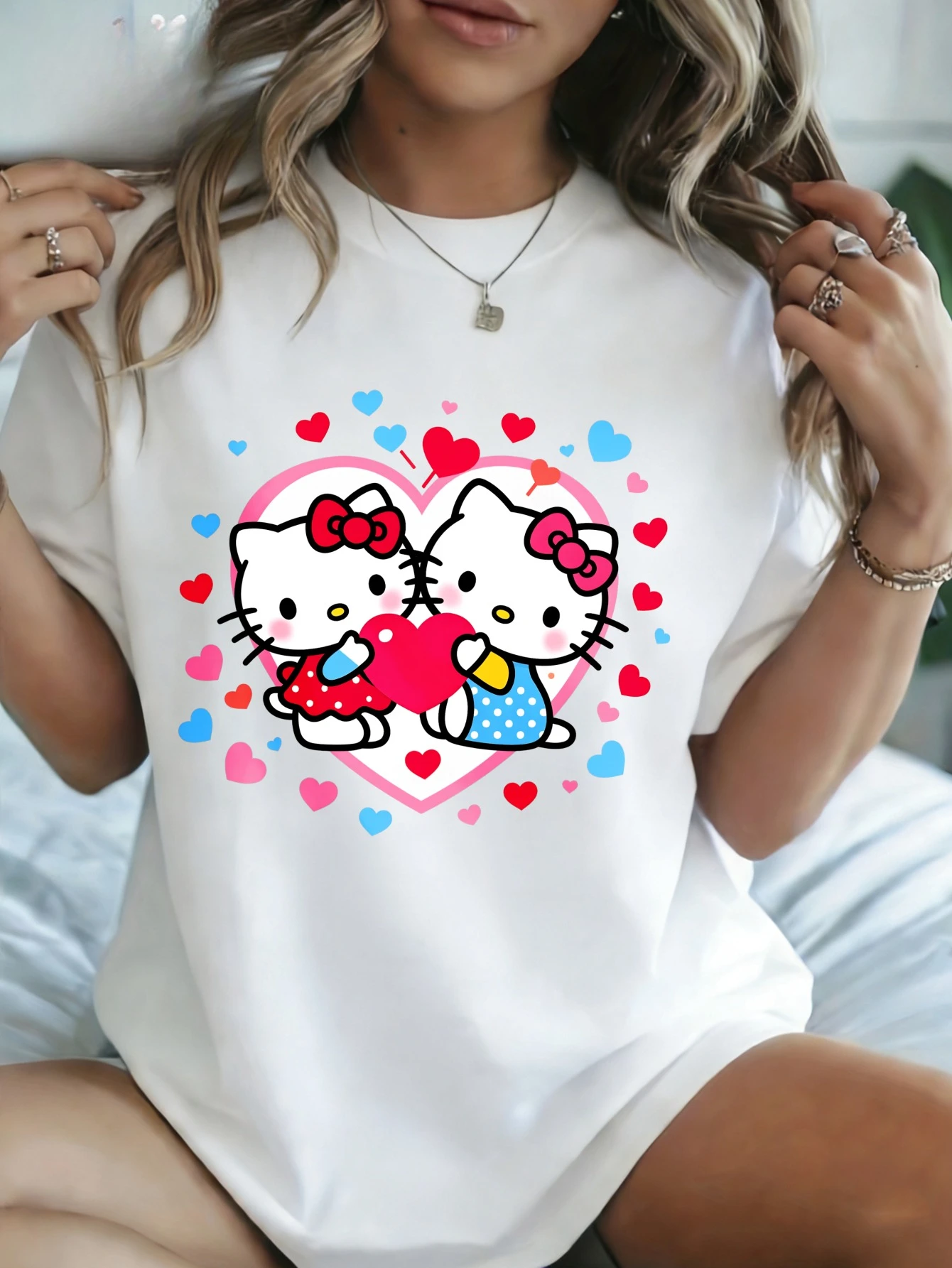 2026 Sommer Hello Kitty Oversized T-Shirt Hochwertige 100% Baumwolle Doppel-Hello-Kitty-Herz-Umarmungs-Print Unisex Retro Casual Y2K Tee