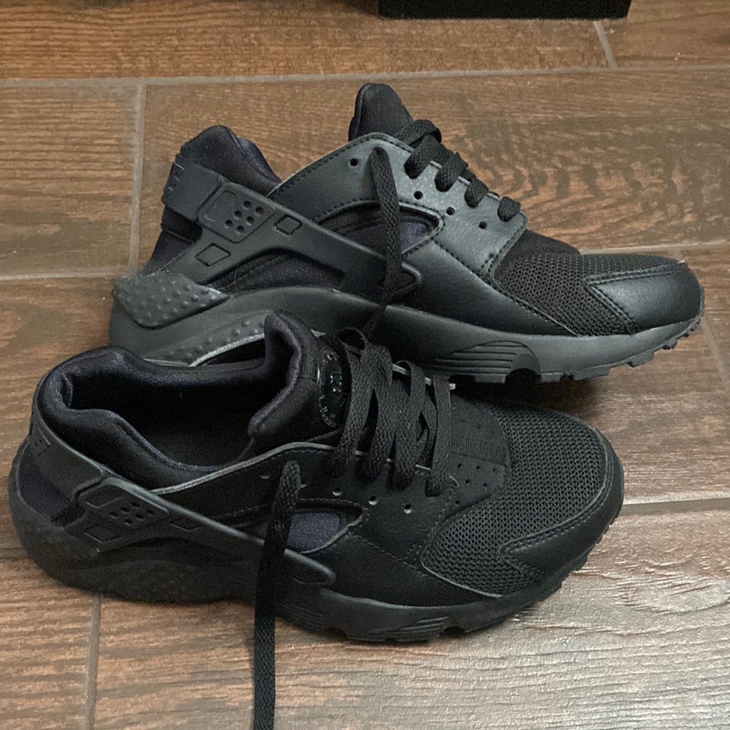 Nike Shoes | Black Nike Huaraches | Color: Black | Size: 5.5
