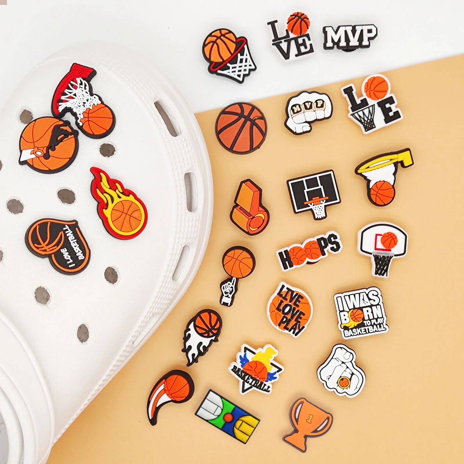 24 Stück Basketball-Serie Schuh-Charms für Schuhe, Schlüsselanhänger, Sandalen, Strandtaschen, PVC DIY Schuhdekorationen, Schuh-Accessoires, Schuh-Pins