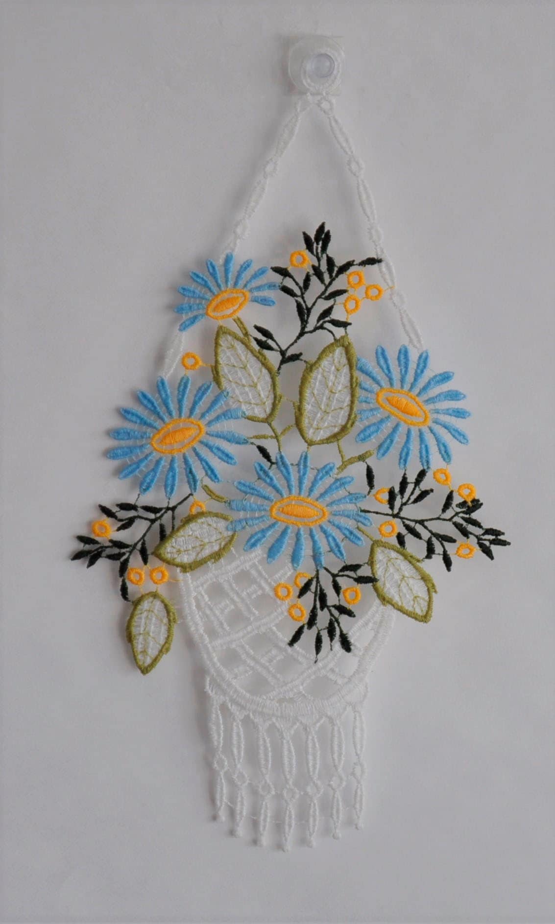 Fensterbild STICKEREIEN PLAUEN "Blumenampel" Gr. 1, bunt (blau, grün, weiß), B:15cm H:26cm, Polyester, Fensterbilder Image